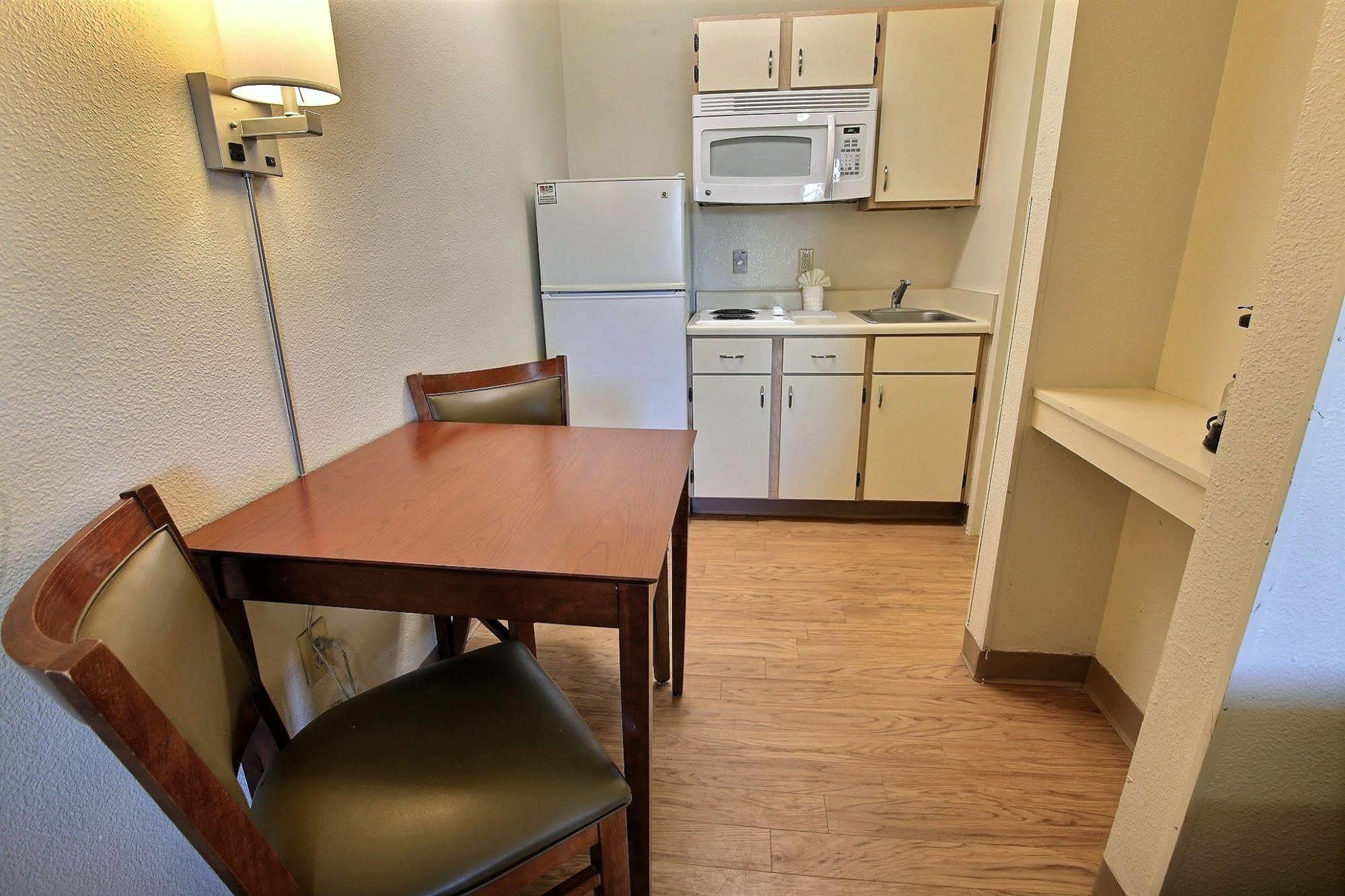 Intown Suites Extended Stay Chesapeake Va - I-64 Crossways Blvd Exteriör bild